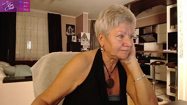 Snapshot of roxana_brooks chatting on December 2024 05:43:02 PM roxana brooks online show from December 2024 05:43:02 PM