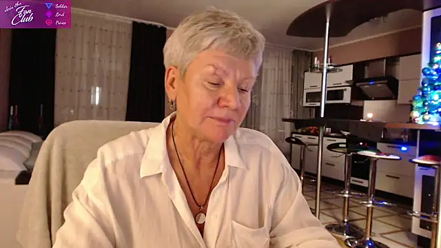 Snapshot of roxana_brooks chatting on December 2024 03:04:01 PM roxana brooks online show from December 2024 03:04:01 PM