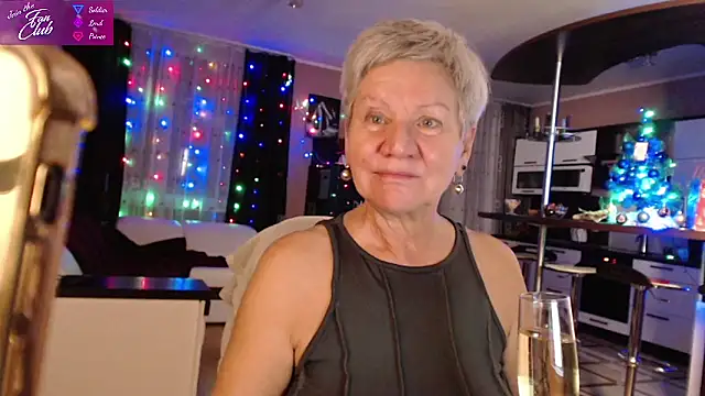 Snapshot of roxana_brooks chatting on December 2024 09:17:02 PM roxana brooks online show from December 2024 09:17:02 PM