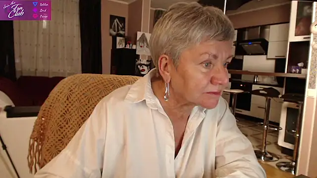 Snapshot of roxana_brooks chatting on January 2025 05:45:02 PM roxana brooks online show from January 2025 05:45:02 PM