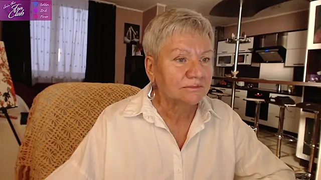 Snapshot of roxana_brooks chatting on January 2025 01:47:02 PM roxana brooks online show from January 2025 01:47:02 PM