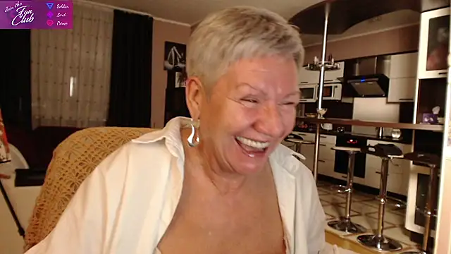 Snapshot of roxana_brooks chatting on January 2025 07:52:01 PM roxana brooks online show from January 2025 07:52:01 PM