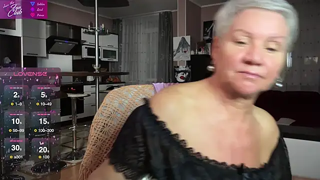 Snapshot of roxana_brooks chatting on January 2025 03:02:01 PM roxana brooks online show from January 2025 03:02:01 PM