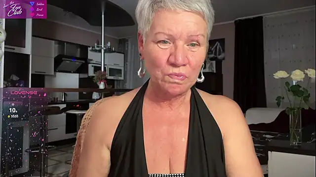 Snapshot of roxana_brooks chatting on January 2025 05:26:02 PM roxana brooks online show from January 2025 05:26:02 PM