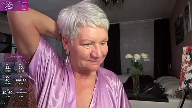 Snapshot of roxana_brooks chatting on January 2025 08:28:01 PM roxana brooks online show from January 2025 08:28:01 PM