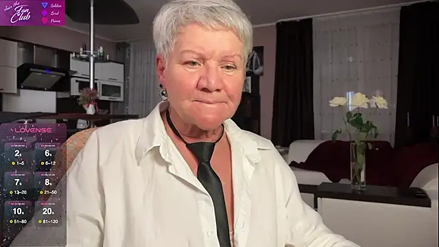 Snapshot of roxana_brooks chatting on January 2025 06:18:01 PM roxana brooks online show from January 2025 06:18:01 PM