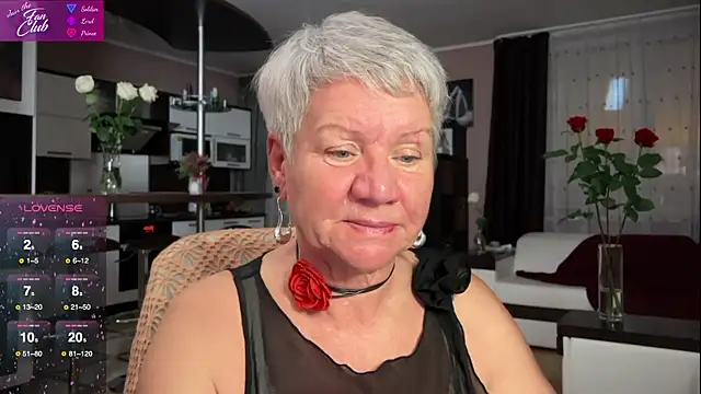 Snapshot of roxana_brooks chatting on February 2025 05:04:02 PM roxana brooks online show from February 2025 05:04:02 PM