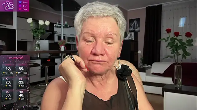 Snapshot of roxana_brooks chatting on February 2025 08:08:02 PM roxana brooks online show from February 2025 08:08:02 PM