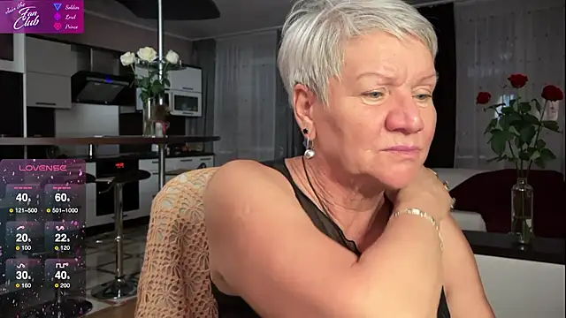 Snapshot of roxana_brooks chatting on February 2025 05:55:02 PM roxana brooks online show from February 2025 05:55:02 PM