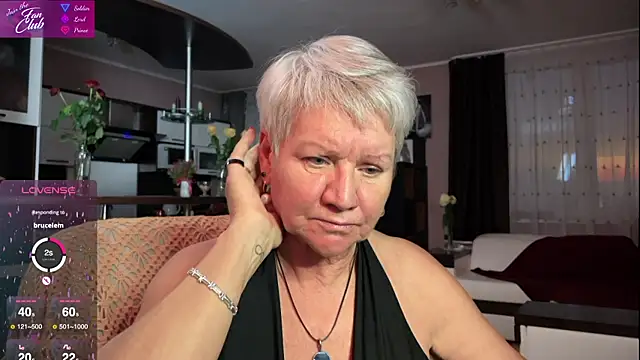 Snapshot of roxana_brooks chatting on February 2025 03:21:02 PM roxana brooks online show from February 2025 03:21:02 PM