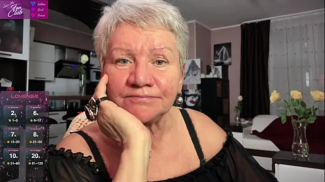 Snapshot of roxana_brooks chatting on February 2025 06:55:01 PM roxana brooks online show from February 2025 06:55:01 PM