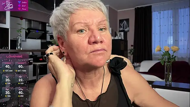 Snapshot of roxana_brooks chatting on February 2025 02:54:01 PM roxana brooks online show from February 2025 02:54:01 PM