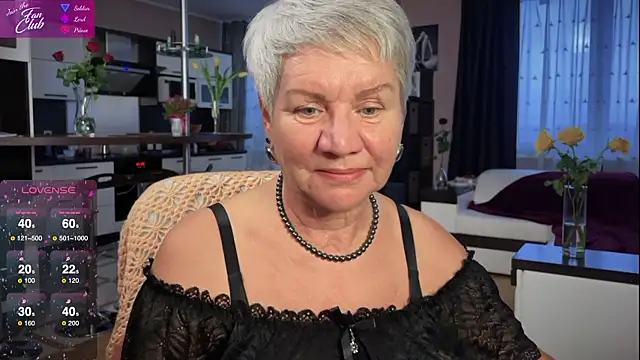 Snapshot of roxana_brooks chatting on February 2025 02:42:01 PM roxana brooks online show from February 2025 02:42:01 PM