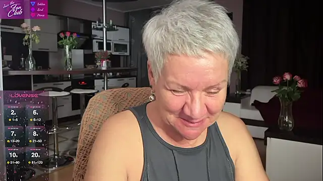 Snapshot of roxana_brooks chatting on February 2025 02:46:02 PM roxana brooks online show from February 2025 02:46:02 PM