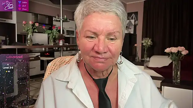 Snapshot of roxana_brooks chatting on February 2025 05:50:01 PM roxana brooks online show from February 2025 05:50:01 PM