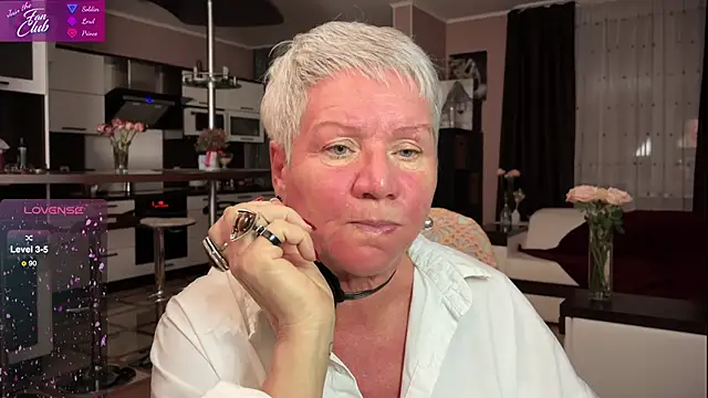 Snapshot of roxana_brooks chatting on March 2025 04:38:02 PM roxana brooks online show from March 2025 04:38:02 PM