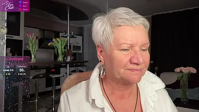 Snapshot of roxana_brooks chatting on March 2025 04:40:02 PM roxana brooks online show from March 2025 04:40:02 PM