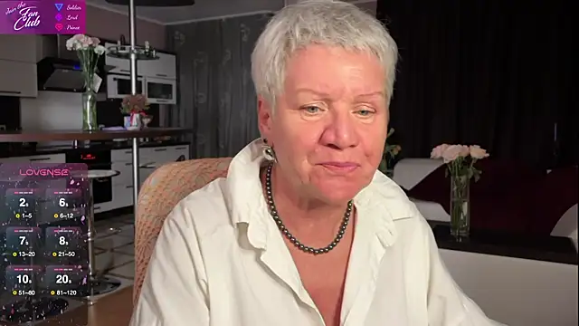 Snapshot of roxana_brooks chatting on March 2025 05:46:01 PM roxana brooks online show from March 2025 05:46:01 PM