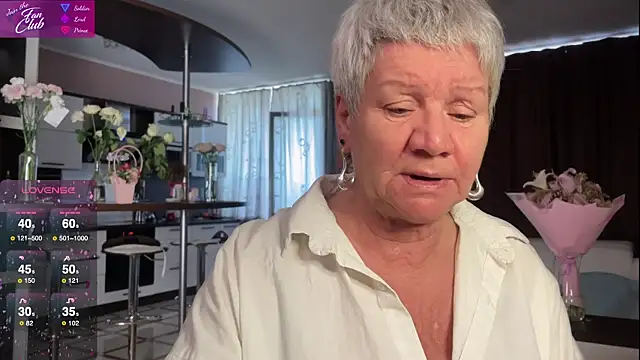 Snapshot of roxana_brooks chatting on March 2025 02:13:02 PM roxana brooks online show from March 2025 02:13:02 PM