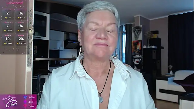 Snapshot of roxana_brooks chatting on September 2025 02:42:02 PM roxana brooks online show from September 2025 02:42:02 PM