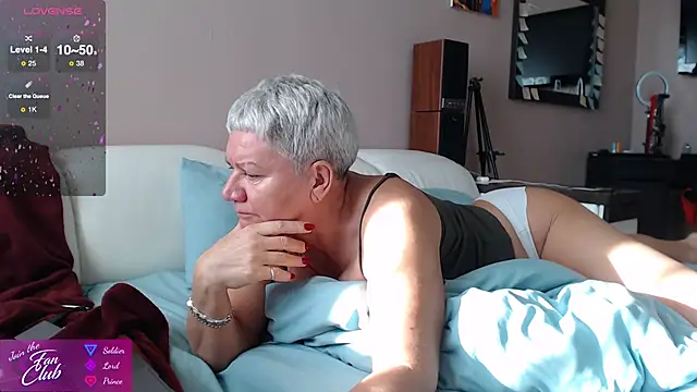 Snapshot of roxana_brooks chatting on October 2025 06:55:01 AM roxana brooks online show from October 2025 06:55:01 AM