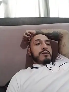 Snapshot of KenllyH chatting on December 2025 10:04:02 PM KenllyH online show from December 2025 10:04:02 PM