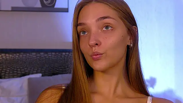 VirginieCruz online show from September 2025 07:38:01 PM