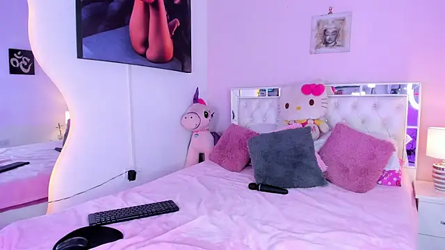 Snapshot of Candace_Hill1 chatting on February 2025 11:27:01 PM Candace Hill1 online show from February 2025 11:27:01 PM