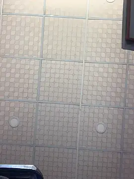 Hullax online show from November 2025 05:18:01 AM