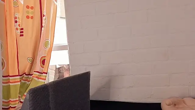 Snapshot of LunaGudi chatting on September 2025 11:43:01 AM LunaGudi online show from September 2025 11:43:01 AM