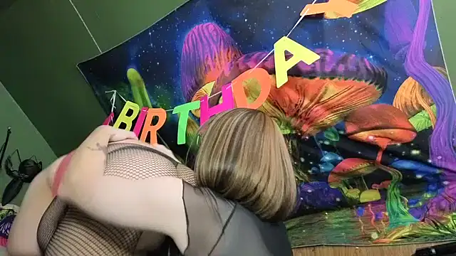 Snapshot of sluttypumpkin420 chatting on September 2025 10:53:01 PM sluttypumpkin420 online show from September 2025 10:53:01 PM