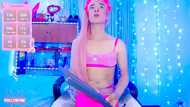 Snapshot of Aleexx___ chatting on February 2025 02:12:02 PM Aleexx online show from February 2025 02:12:02 PM