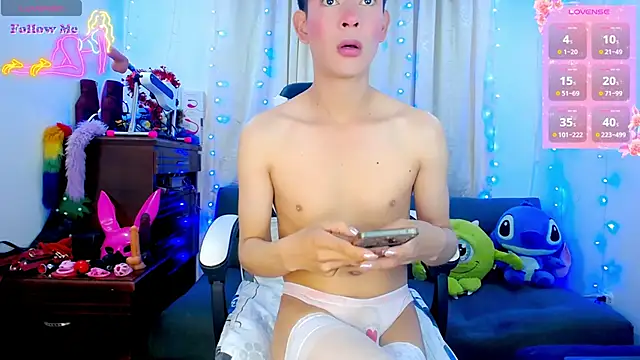 Snapshot of Aleexx___ chatting on November 2025 10:14:01 AM Aleexx online show from November 2025 10:14:01 AM