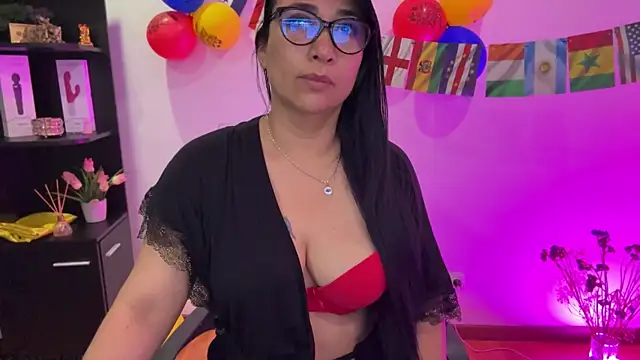 Karina Yang online show from June 2026 10:13:01 AM