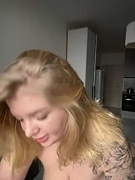 Snapshot of OdriOlsens chatting on February 2025 12:20:01 PM OdriOlsens online show from February 2025 12:20:01 PM