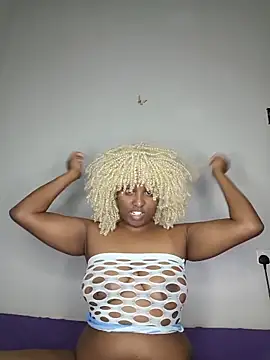 queen mendyz online show from June 2026 10:00:01 PM