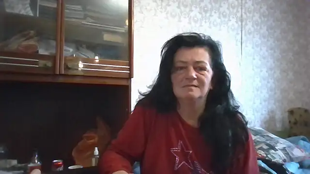 Snapshot of GypsiQueen2 chatting on November 2025 09:53:01 AM GypsiQueen2 online show from November 2025 09:53:01 AM