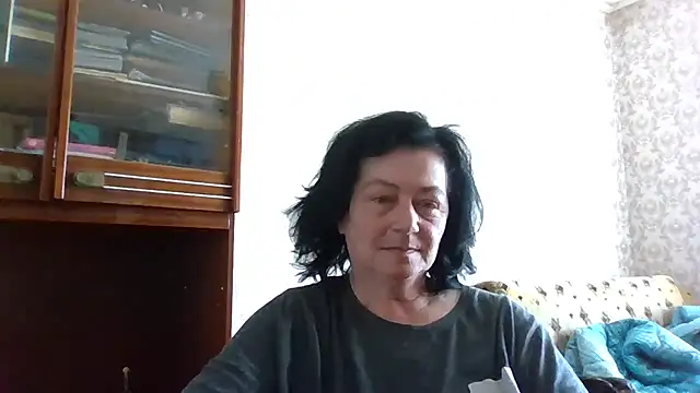 Snapshot of GypsiQueen2 chatting on April 2026 06:05:02 AM GypsiQueen2 online show from April 2026 06:05:02 AM