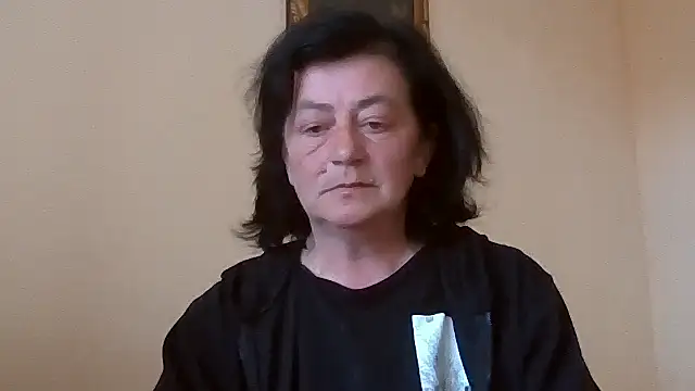 Snapshot of GypsiQueen2 chatting on April 2026 04:22:01 PM GypsiQueen2 online show from April 2026 04:22:01 PM