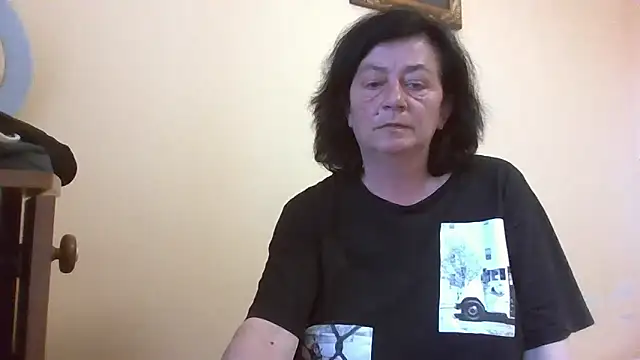 Snapshot of GypsiQueen2 chatting on May 2026 05:21:01 PM GypsiQueen2 online show from May 2026 05:21:01 PM