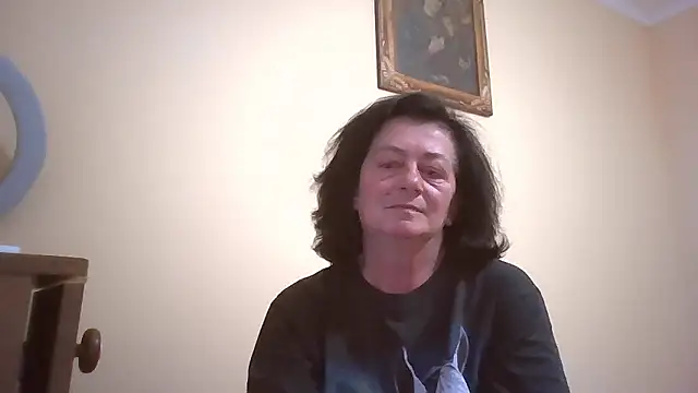 Snapshot of GypsiQueen2 chatting on May 2026 05:32:01 PM GypsiQueen2 online show from May 2026 05:32:01 PM