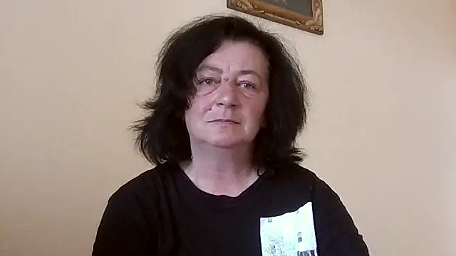 Snapshot of GypsiQueen2 chatting on May 2026 09:28:02 AM GypsiQueen2 online show from May 2026 09:28:02 AM