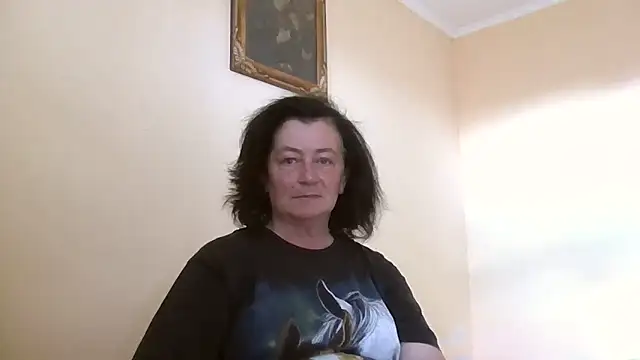 Snapshot of GypsiQueen2 chatting on May 2026 12:43:02 PM GypsiQueen2 online show from May 2026 12:43:02 PM