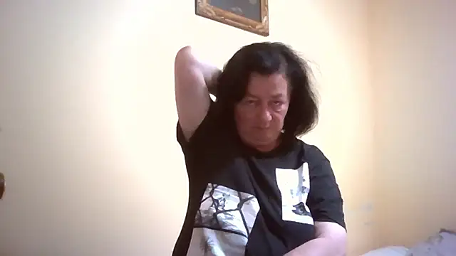 Snapshot of GypsiQueen2 chatting on May 2026 07:42:02 PM GypsiQueen2 online show from May 2026 07:42:02 PM