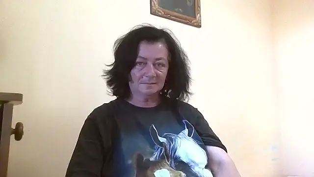 Snapshot of GypsiQueen2 chatting on May 2026 05:21:02 PM GypsiQueen2 online show from May 2026 05:21:02 PM