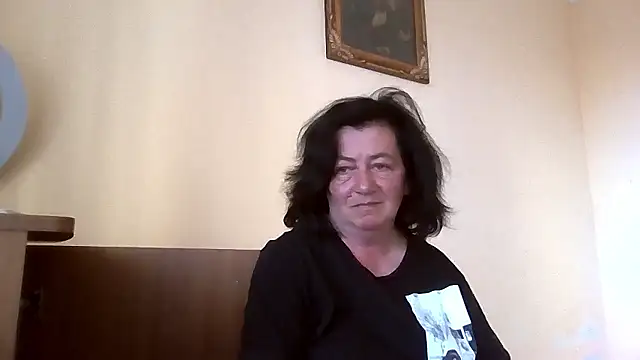 Snapshot of GypsiQueen2 chatting on May 2026 05:10:02 PM GypsiQueen2 online show from May 2026 05:10:02 PM