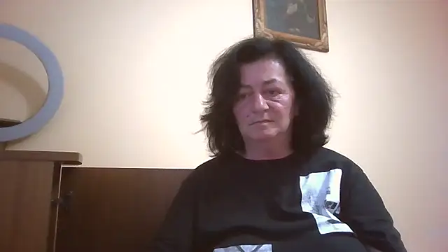 Snapshot of GypsiQueen2 chatting on June 2026 06:12:01 PM GypsiQueen2 online show from June 2026 06:12:01 PM