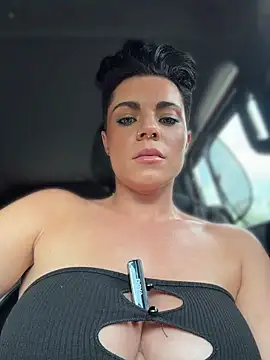 LukeLouHarvey online show from May 2026 05:23:02 AM