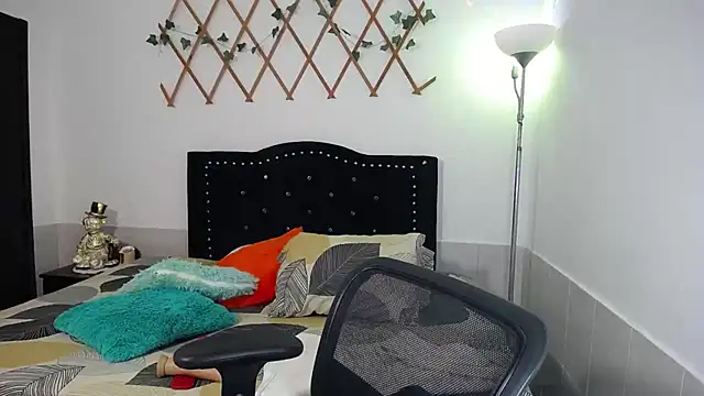 Snapshot of naughty_girl_4u chatting on February 2026 10:08:02 PM naughty girl 4u online show from February 2026 10:08:02 PM