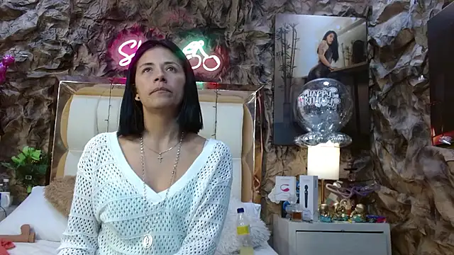 Snapshot of sharoon_cheerry chatting on December 2024 12:49:01 PM sharoon cheerry online show from December 2024 12:49:01 PM